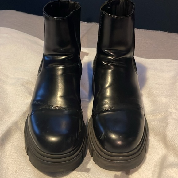 Chunky Chelsea Boot - Picture 6 of 9